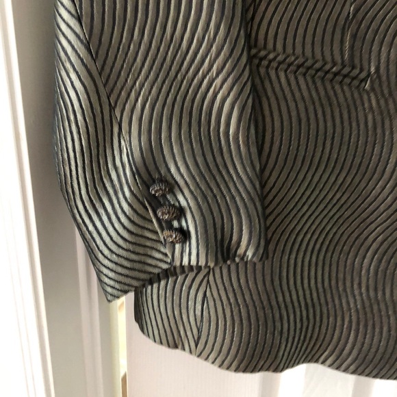 Blazer - Picture 4 of 7